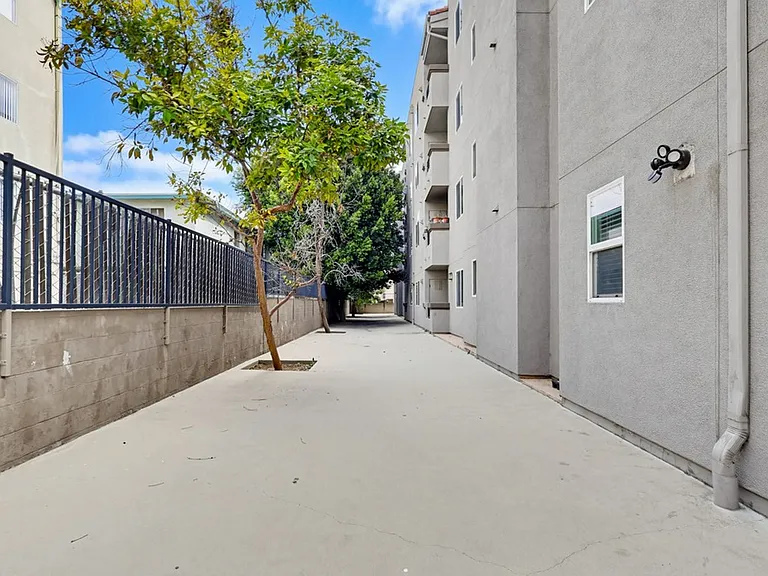 18425 Malden — Photo 10