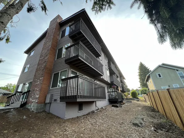 324 Avenue J, Snohomish, WA