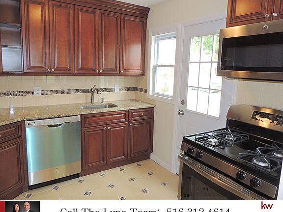 3rd image of 223 Leonard Blvd