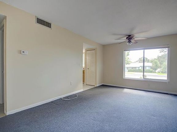 5th image of 2828 Clinton St S APT 1