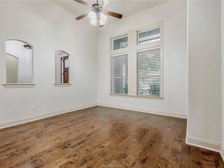 15701 Timber Creek Ln — Photo 5