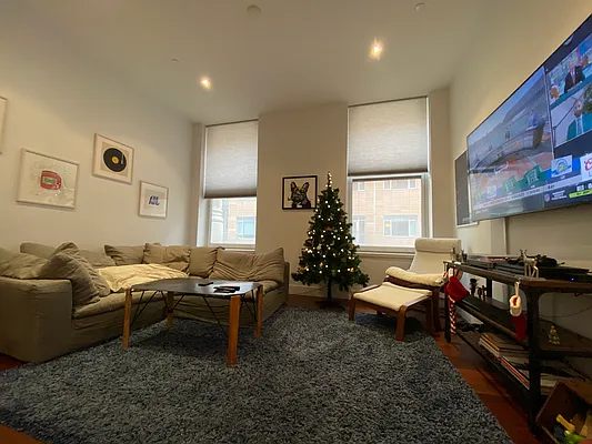 Rented by Compass | media 24