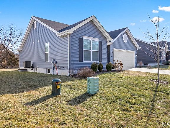 3rd image of 5917 Creek Side Pl