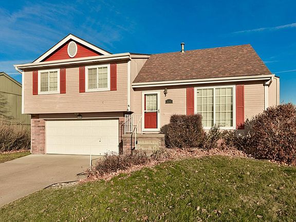 3302 Wilhelminia Drive in Bellevue