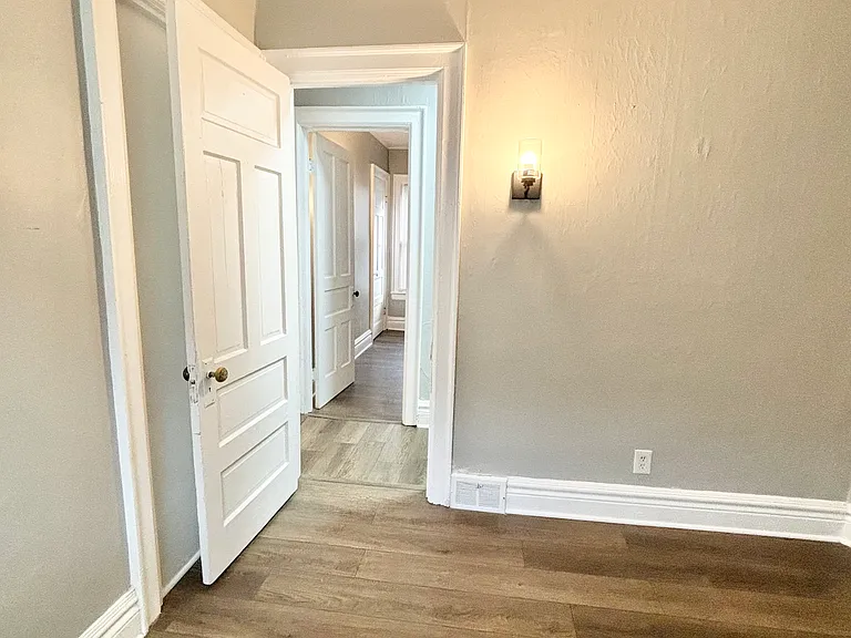 109 Unger Ave #2 — Photo 4