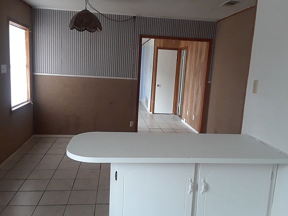 2nd image of 1203 College St APT 208