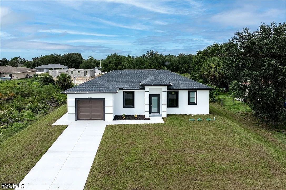 3 bed, 2.0 bath, 1200 sqft, $1,700 — Photo 4