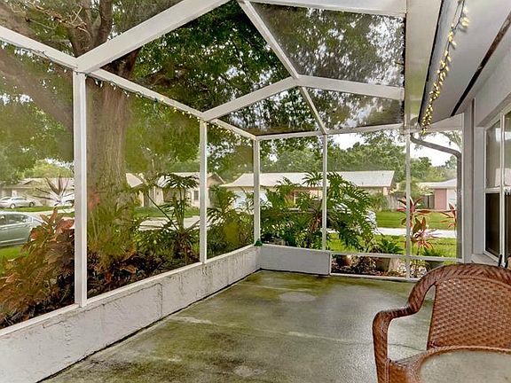 4th image of 4221 Windtree Dr