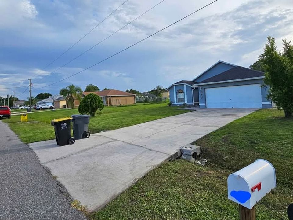 1st image of 624 Reindeer Dr