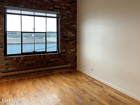 2nd image of 5403 Ballard Ave NW #10422755