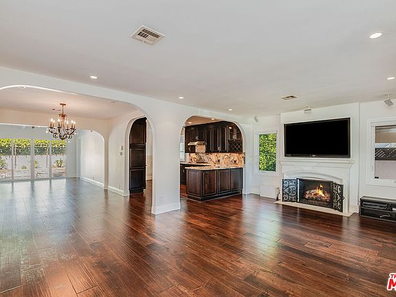 5th image of 10515 Woodbridge St