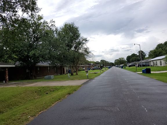 4th image of 117 Driftwood St