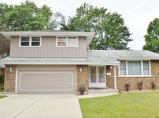 9724 Menard Ave, Oak Lawn, IL