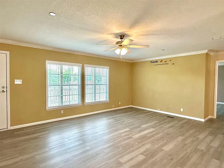 831 Country Club Rd — Photo 23