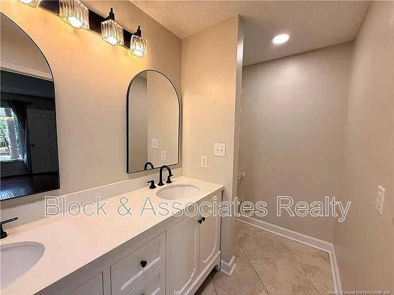 46 Shadow Dr — Photo 20