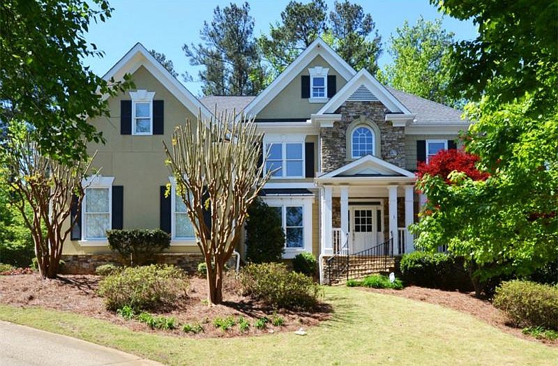 1st image of 4001 Honeytree Ln NE