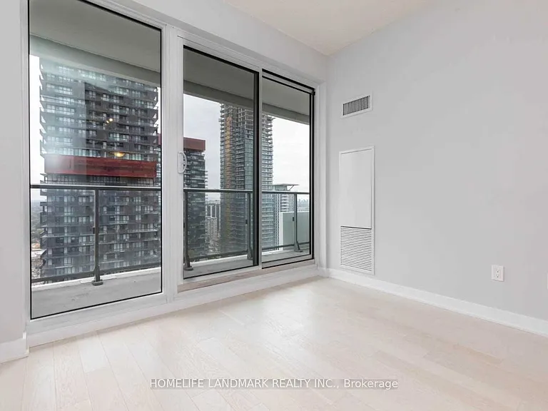 2221 Yonge St #2510 — Photo 6