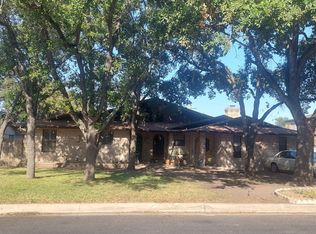 303 W Silver Sands Dr, San Antonio, TX 78216
