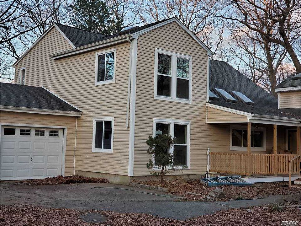 2nd image of 31 Chestnut St