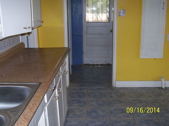 3rd image of 8724 Coloma Cir