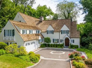 233 Overlook Dr, Greenwich, CT 06830