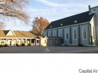 321 S West St, Carlinville, IL 62626