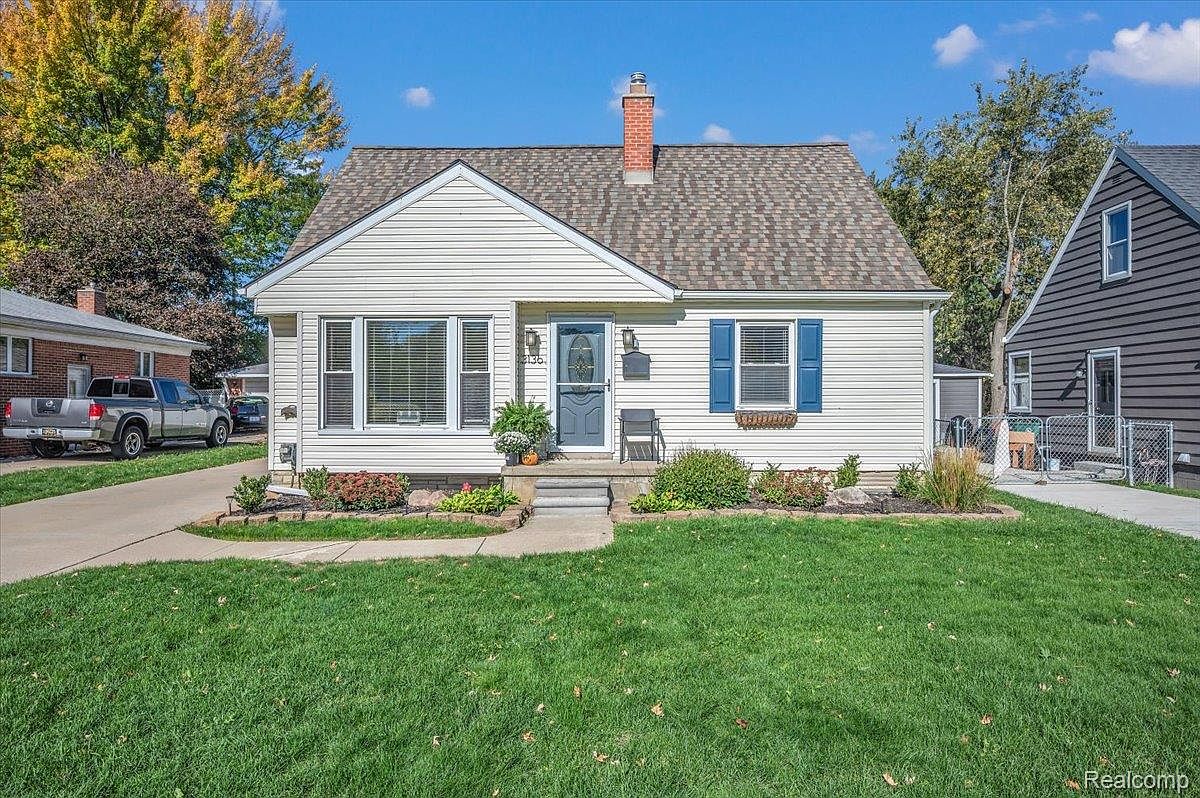 3136 Parker Dr, Royal Oak, MI 48073
