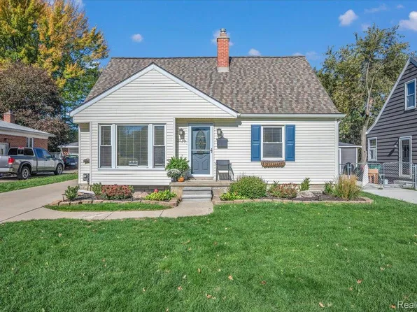 3136 Parker Dr, Royal Oak, MI 48073