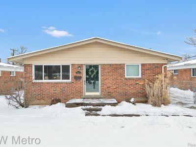 19674 Deering St, Livonia, MI, 48152