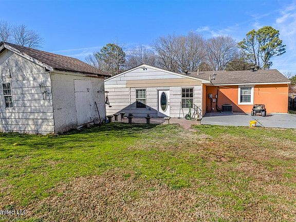 2nd image of 3045 Normandy Dr