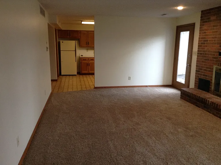717 Ridgewood Dr — Photo 4