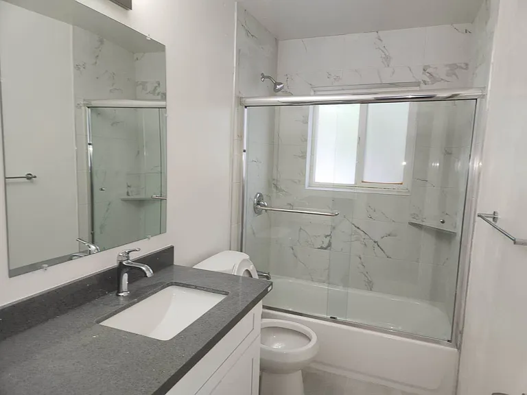 3228 Williamsburg Dr #3 — Photo 1