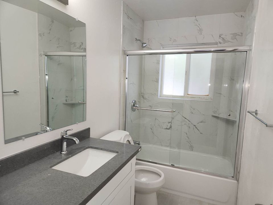 1st image of 3228 Williamsburg Dr #3
