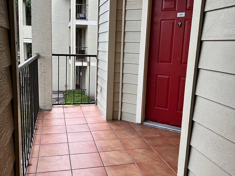 3004 Parkway Blvd #209 — Photo 36