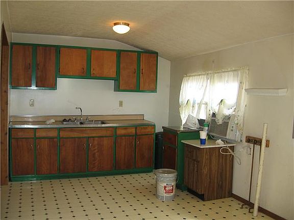 3rd image of 1257 Lawton Ave