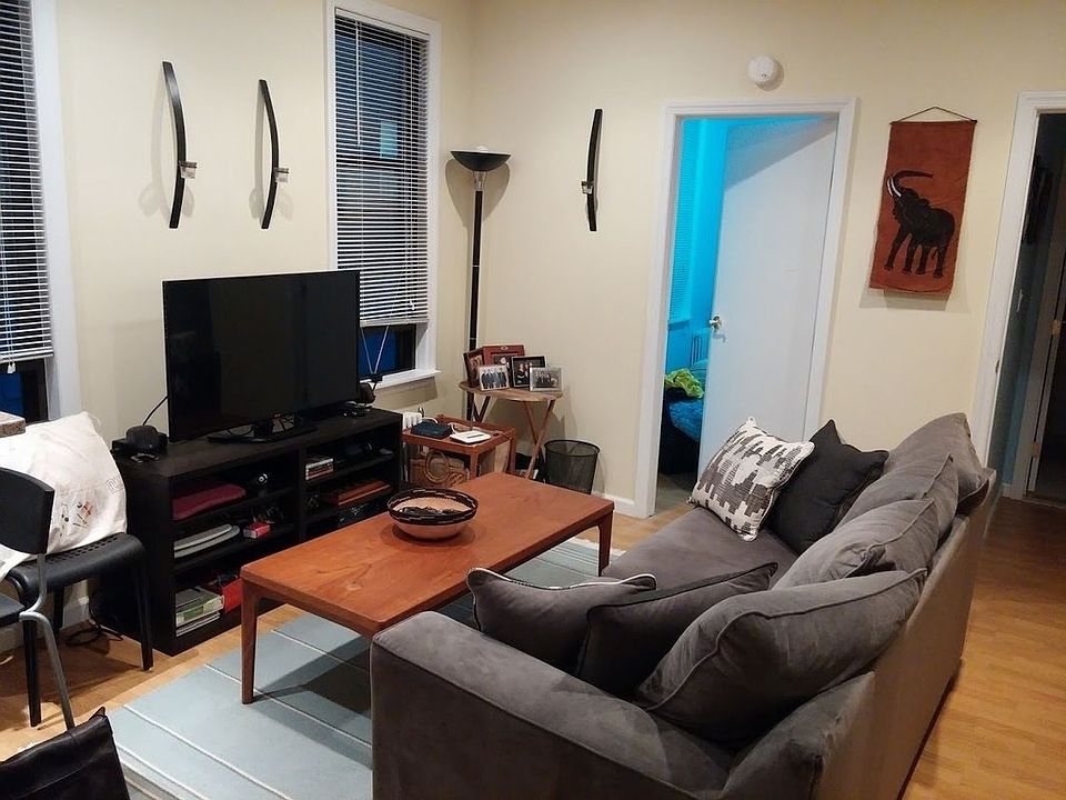 2nd image of 31-13 Ditmars Blvd #2