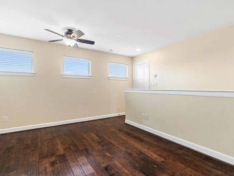 328 Country Crossing Cir — Photo 21