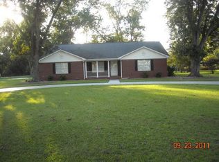 11 Gaskins St, Alapaha, GA 31622