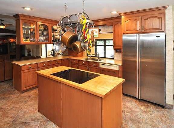 5th image of 6098 NW 77th Ter