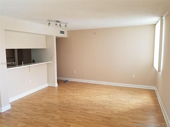 3rd image of 800 N Miami Ave APT 909