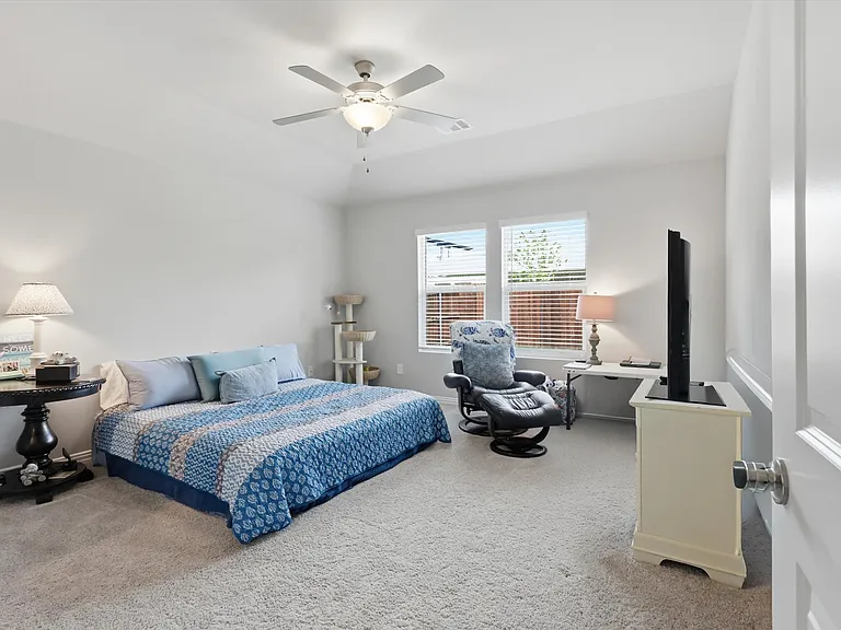 410 Dempsey Dr — Photo 13