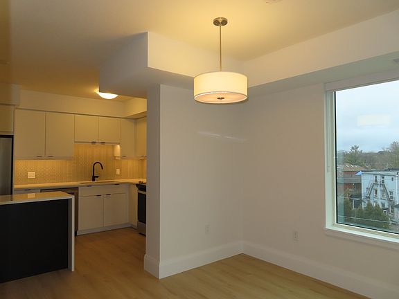 5th image of 93 Arthur St S #404