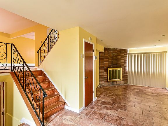 2nd image of 456 Pinebrook Ave