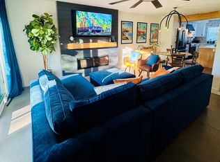 2423 Los Patos Dr, Palm Springs, CA 92264