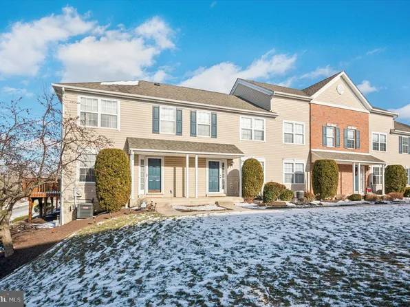 834 Purple Martin Ct #218, Warrington, PA 18976