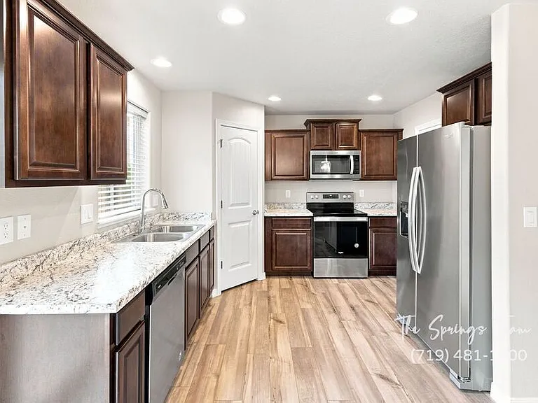 5338 Kingscote Dr — Photo 17