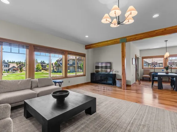 712 S Pine Meadow St, Sisters, OR 97759