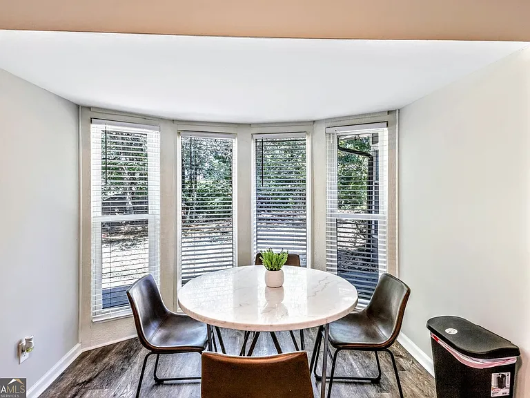 527 Charing Cross Dr — Photo 5