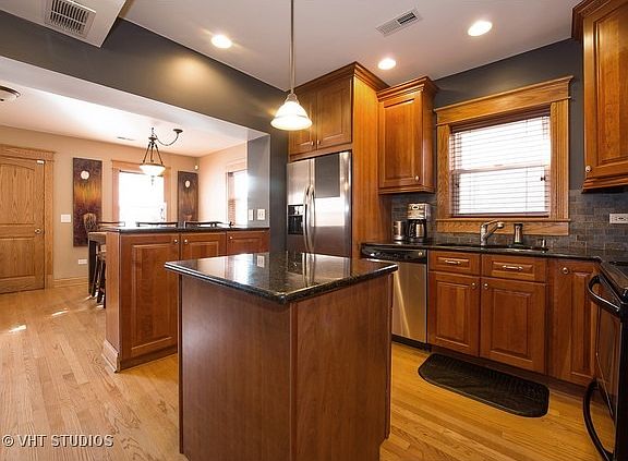 4th image of 3915 N Odell Ave