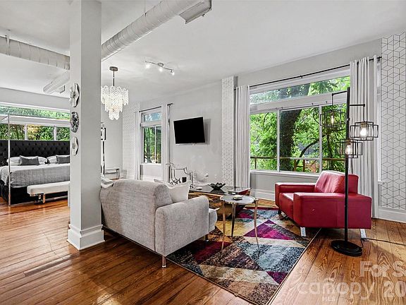 3rd image of 404 N Laurel Ave APT 15